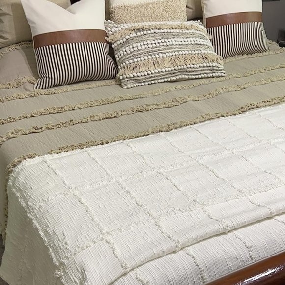 Farmhouse Throw Blanket Boho Cottage Decor Soft Decorative Beige Quilted Cover - Picture 8 of 13